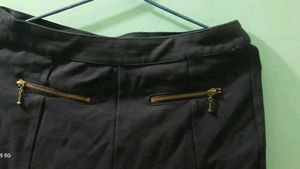 Black Zipper Accent
