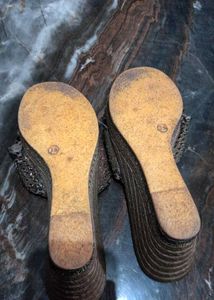 Metro Sandal - Golden