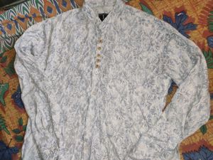 Men&#39;s M Size Good Conditions Shirt😍