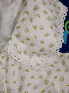 Floral Print Blouse with Lace Collar