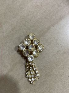 Elegant Crystal Drop saree pin