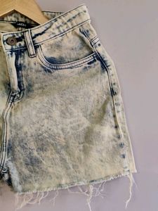 WESTSIDE ACID WASH DENIM SHORTS