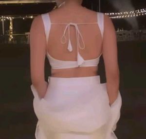 Non Padded Deep neck Back Hook Blouse