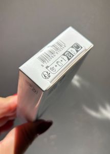 Gisou Honey Infused Lip Oil :- Coconut Frost
