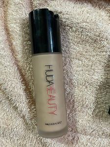 New Mac Huda Beauty Foundation And Corrector Copy