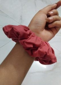 Red Scrunchie Set