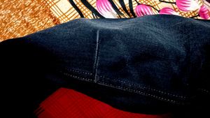 MEN&#39;S ANKLE LENGTH SLIM FIT DARK BLUE JEANS(28)