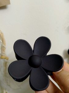 Black Flower Hair Claw Clip