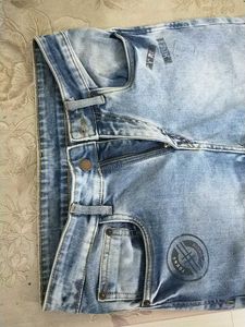 Light Wash Graphic Jeans