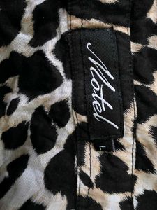 Cheetah Print Shirt -L  Motel Rocks