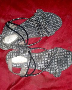 Patterned Black Sandals