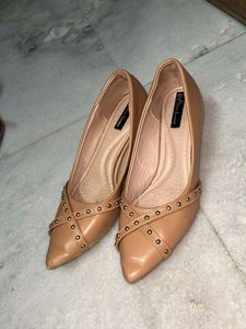 Tan Pointed-hells - 22.8 Cm (36)