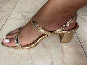 Stepping - Golden Heels Size UK 5