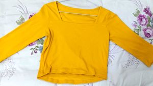 YELLOW SQUARE NECK SOLID FITTED TOP