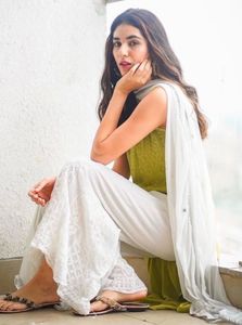 Nykaa Label Aishwaryrika Green Chikankari Kurti
