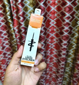 Nourish Mantra Liquid Eyeliner