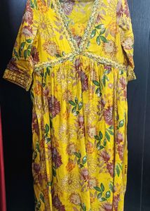 Beautiful Floral Kurta Set With Dupatta