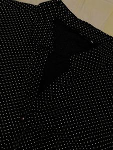 Polka dot shirt, size is small, black and white