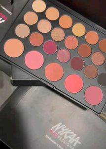 Nykaa Professional Eye Shadow+Blush Pallet