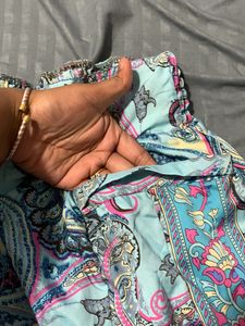 Bermuda With Psychedelic Print And Pockets