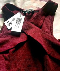Chic Maroon Criss-Cross Top