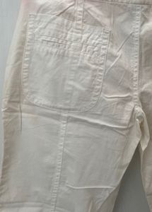 Chic White Cropped Capri