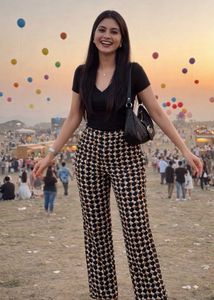 Bold Geo Chic Pants ✨ Own The Look 🖤🔥 Now!!😊!