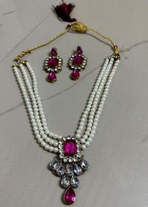 Elegant Pearl Necklace &amp; Earring Set