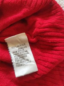 Red Sleeveless Knit Top