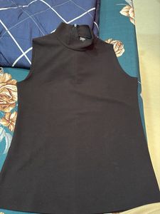 Chic Black Sleeveless Top