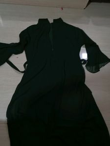 Beautiful Classic Dark Green  Net Sleeves Gown