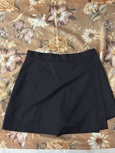 ⭕️B3G1⭕️ + 30 % Off On Combo❗️Black Skort
