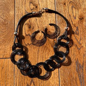 Black Necklace & Earring Set