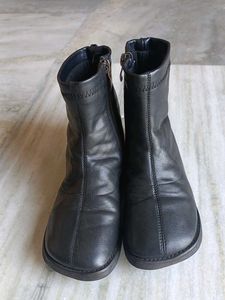 Black leather Ankle Boots