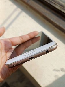 Oppo F3 With Charging Wire (NOT ADAPTER)