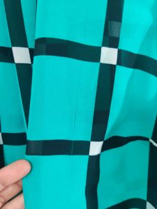 Sleeveless Top Apt For Summers