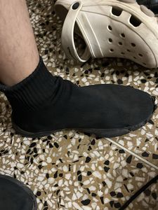 black high top sneakrs