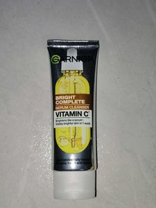 Garnier Vitamin C Serum Facewash