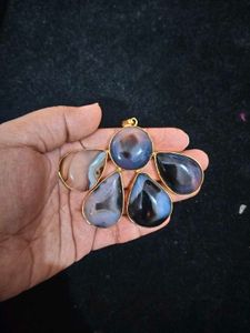 Beautiful Stone Crystal Flower Pendant For Women