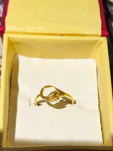 Elegant pure  Gold Ring 18k with hall mark