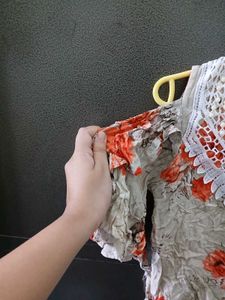 Floral Cold Shoulder Top With Free Gift