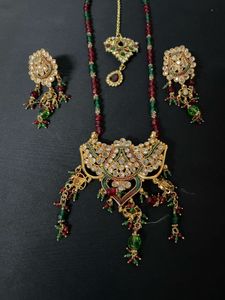 Elegant Indian Jewelry Set