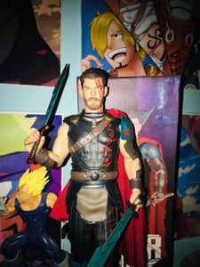 Thor 40 Cm Crazy Toys Premium Action Figure