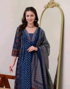 Elegant Black &amp; White Kurta Set