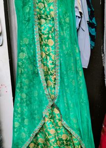 Like New Party Wear Gown With Slug