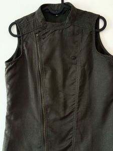 Sleeveless Vest