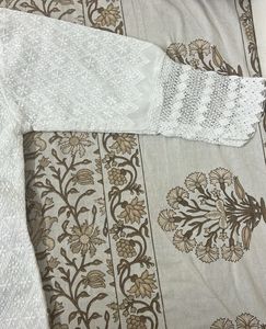 White Embroidered Kurta | Size S (With Freebie)