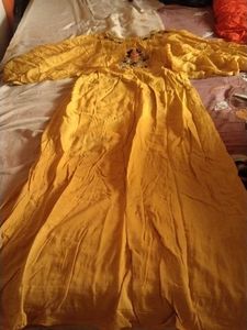 Elegant Yellow Ethnic Gown