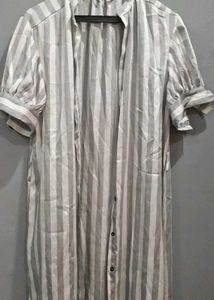 Zara Long Shirt With Buttons. Size Small
