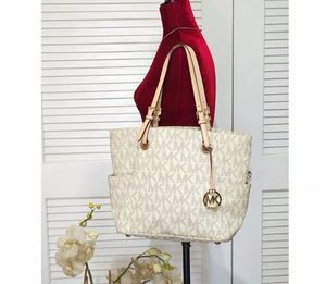 Authentic ❌Michael Kors Jet Set Tote Handbag